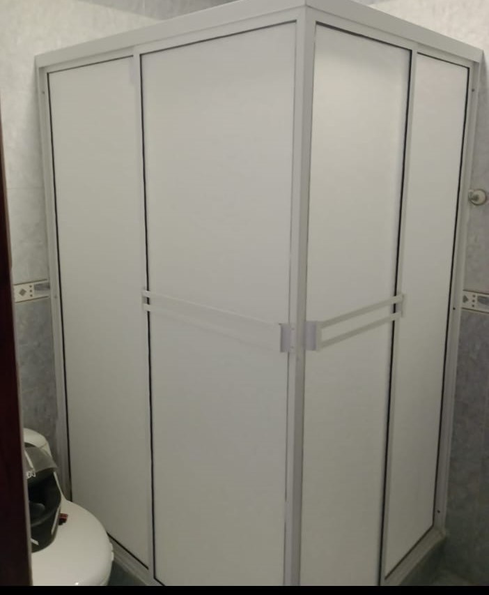 División doble para baño